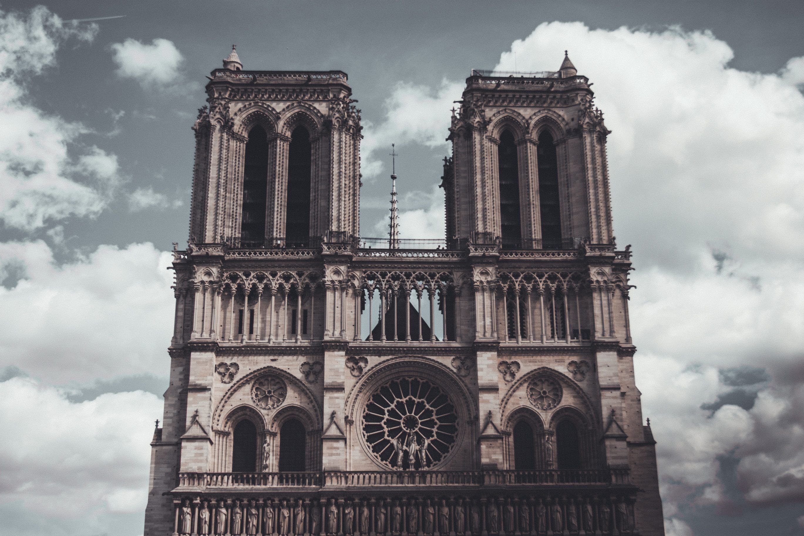 Notre Dame de Paris en llamas: una tragedia para Francia y para Europa